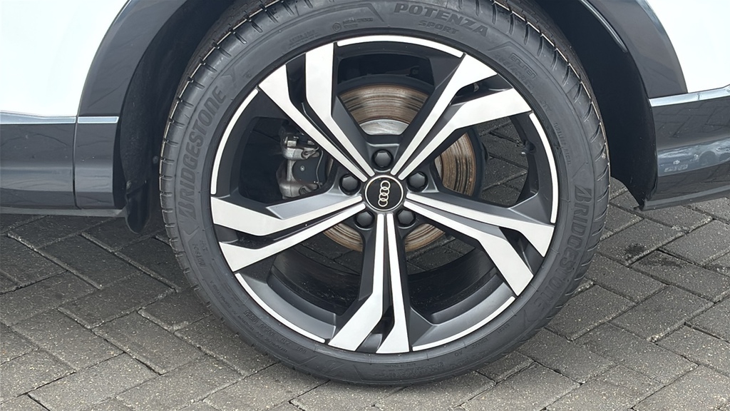Audi Q3 35 Tfsi Black Edition S Tronic 20-In Alloy FG74UAJ White #5
