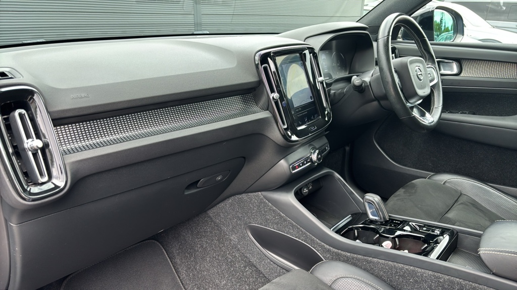 Volvo XC40 1.5 T5 Recharge Phev R Design Pro 262 Ps CK70MWJ Blue #2