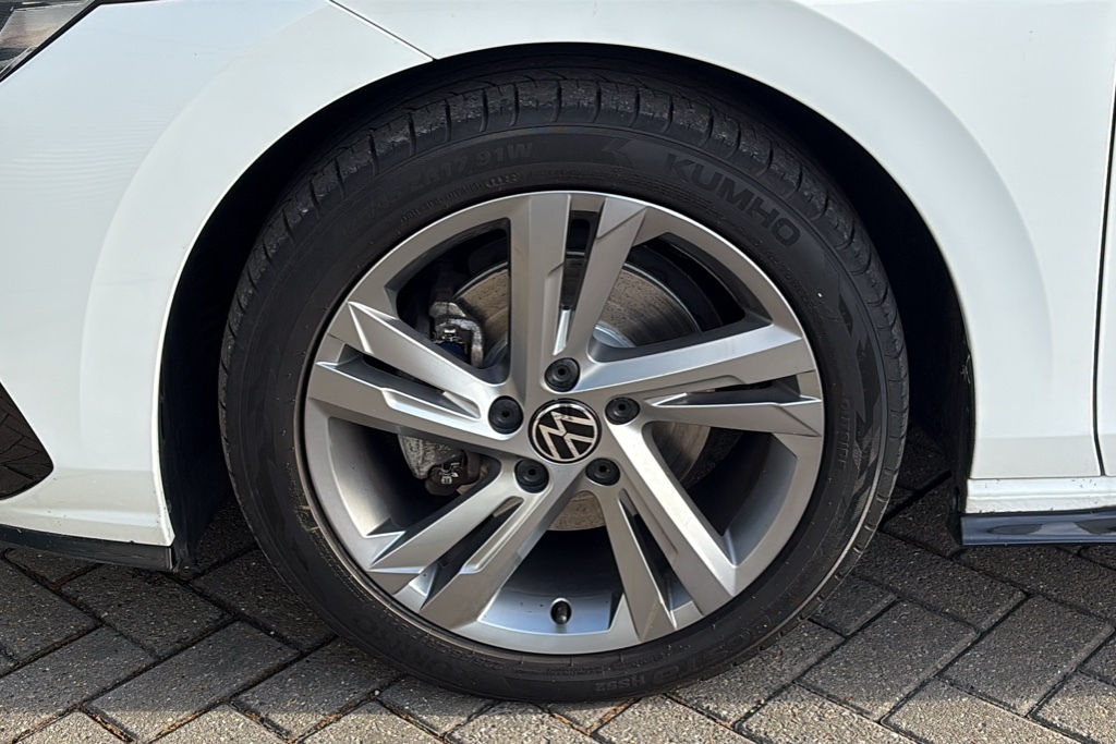Volkswagen Golf 1.5 Tsi 150 R-line 150 Ps VN21CXG White #5