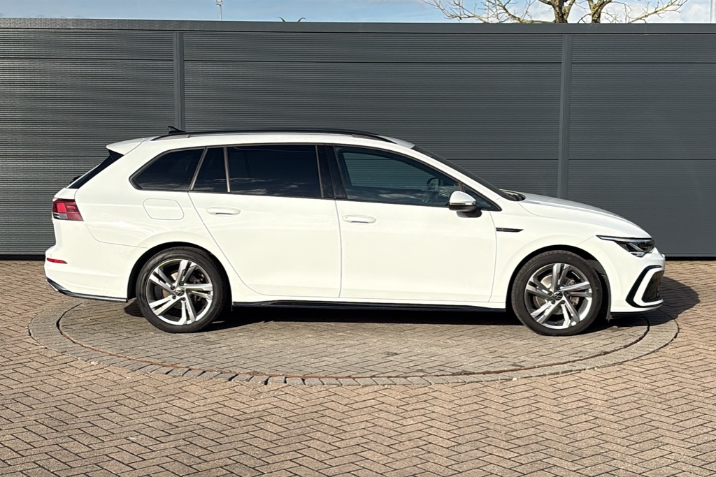 Volkswagen Golf 1.5 Tsi 150 R-line 150 Ps VN21CXG White #4