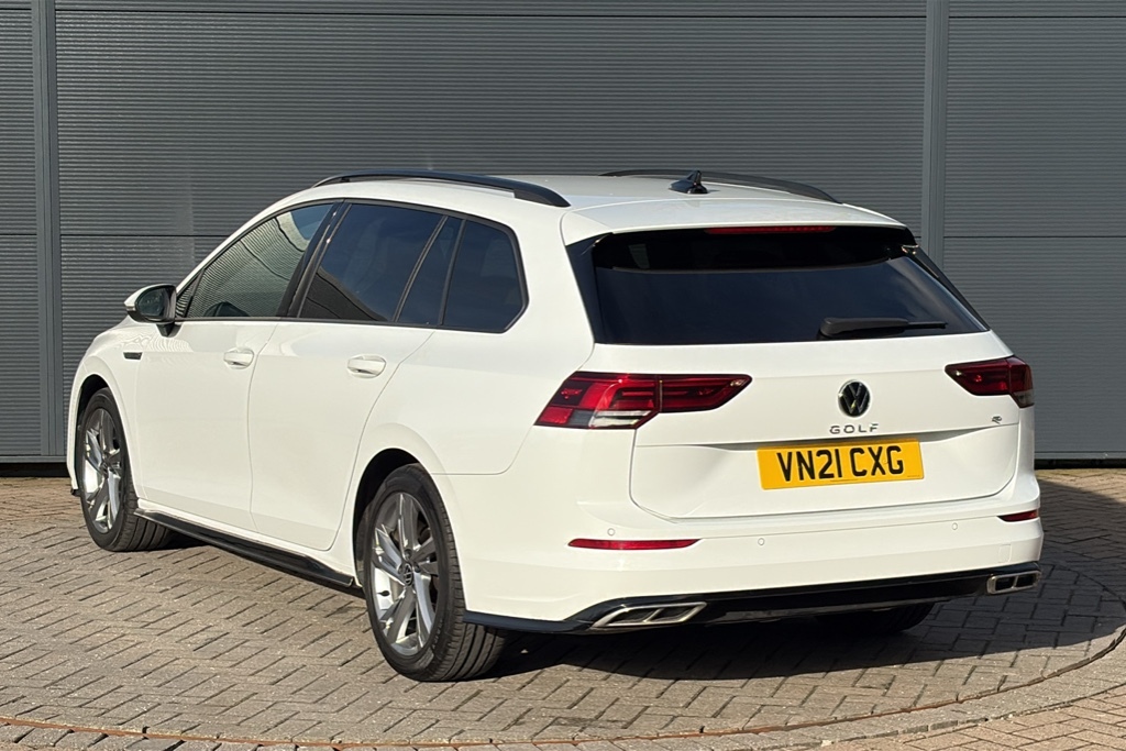 Volkswagen Golf 1.5 Tsi 150 R-line 150 Ps VN21CXG White #3
