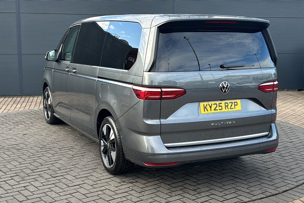 Volkswagen Multivan 2.0 Tdi Style Lwb Dsg 150 Ps KY25RZP Grey #3