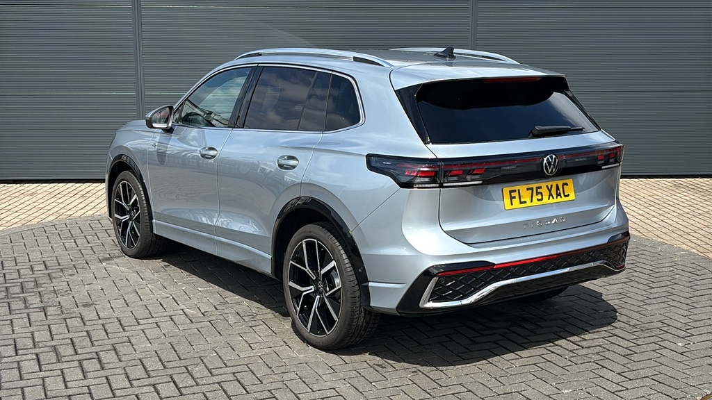 Volkswagen Tiguan 2.0 Tdi R-line Dsg 150 Ps FL75XAC Silver #3