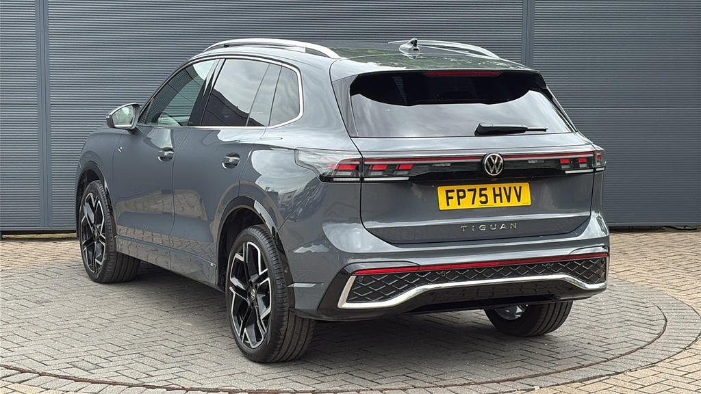 Volkswagen Tiguan 2.0 Tdi R-line Dsg 150 Ps FP75HVV Grey #3