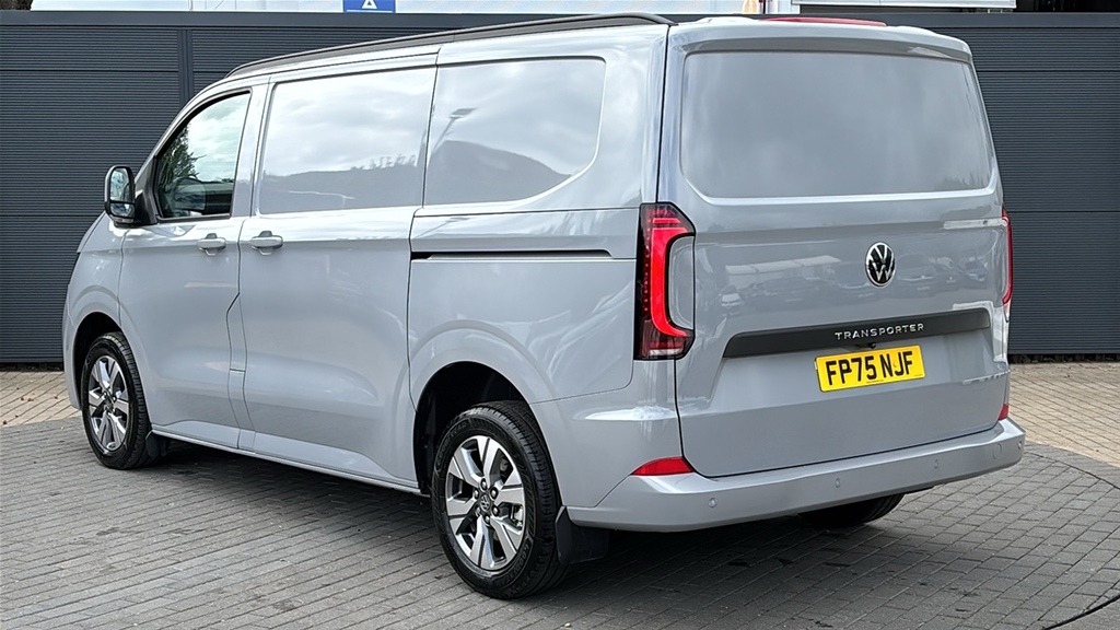 Volkswagen Transporter 2.0 Tdi 150 Commerce Pro Van 150 Ps FP75NJF Grey #3