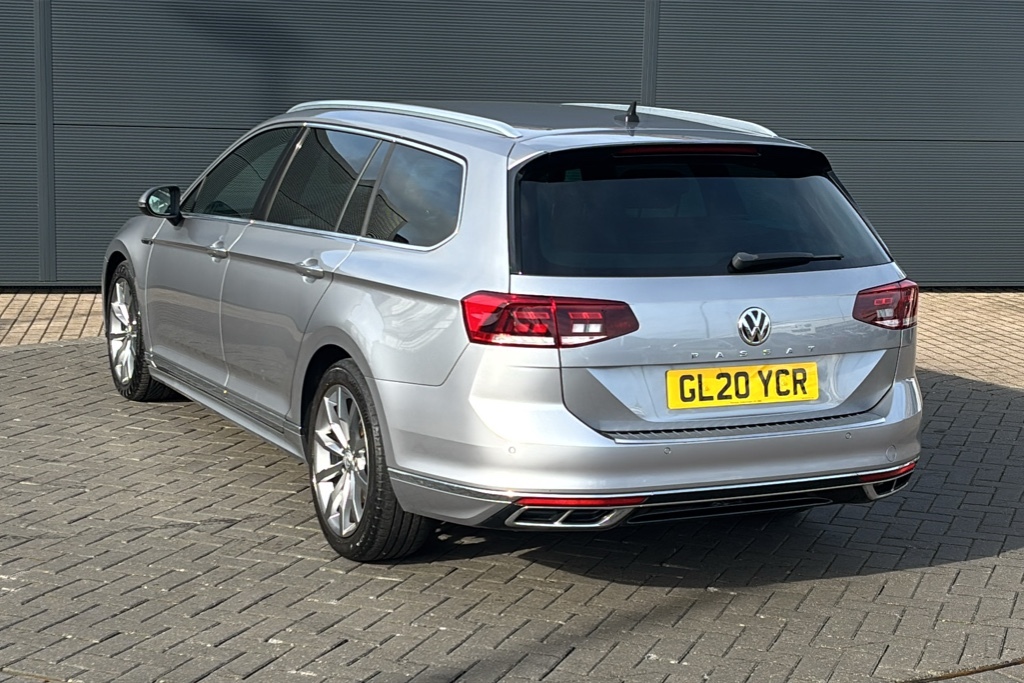 Volkswagen Passat 2.0 Tdi Evo Scr R-line Dsg 150 Ps Silver #3