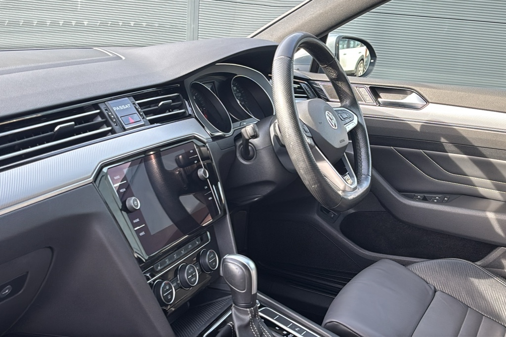 Volkswagen Passat 2.0 Tdi Evo Scr R-line Dsg 150 Ps Silver #2