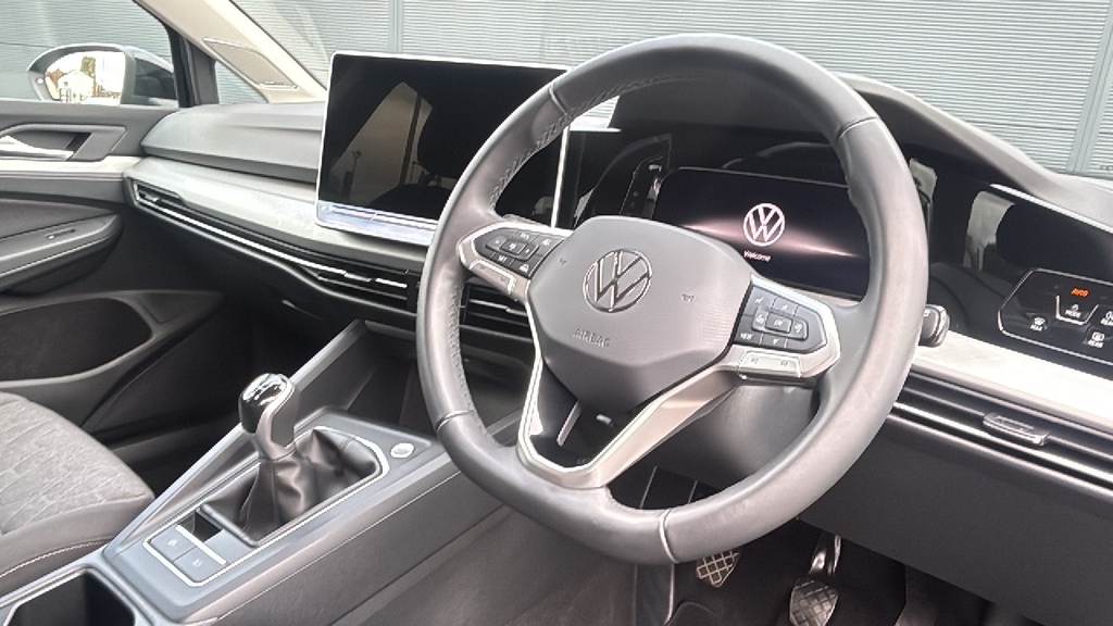 Volkswagen Golf 1.5 Tsi 150 Match 150 Ps YP74ZBC Black #6