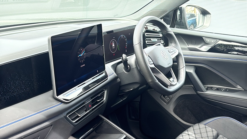Volkswagen Tiguan 1.5 Tsi 272 Ehybrid R-line Dsg 272 Ps KY75SZL Black #2