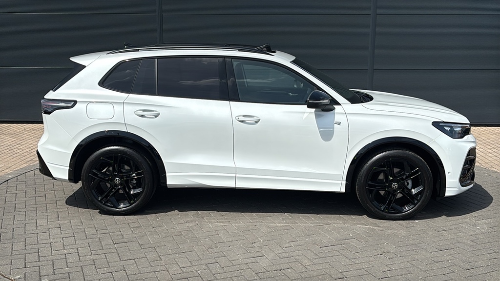 Volkswagen Tiguan 1.5 Etsi 150 R-line Dsg 150 Ps FD75WGG White #4
