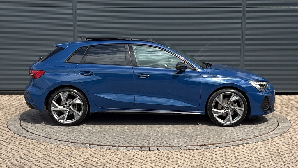 Audi A3 35 Tfsi Black Edition S Tronic Tech Pack 15 FP25EPD Blue #4