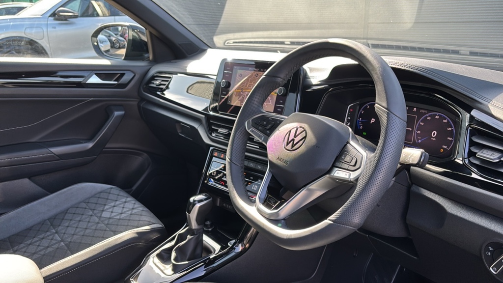 Volkswagen T-Roc 1.5 Tsi Black Edition Plus Dsg 150 Ps FP75AZG Black #5