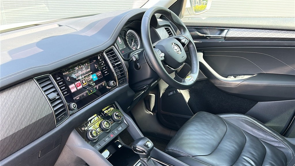 Skoda Kodiaq 2.0 Tsi 190 Se L Executive 4X4 Dsg 7 Seat 1 CE22HRF White #2