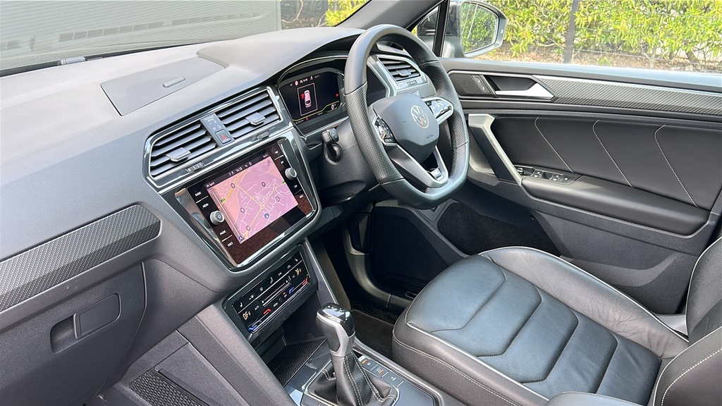 Volkswagen Tiguan 2.0 Tdi R-line Dsg 150 Ps DE73PXK Black #2