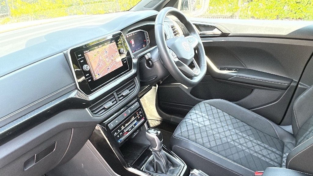 Volkswagen T-Cross 1.5 Tsi Black Edition Dsg 150 Ps White #2