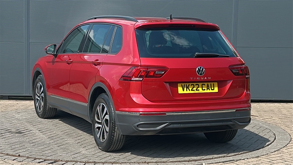 Volkswagen Tiguan 1.5 Tsi Active 130 Ps VK22CAU Red #3