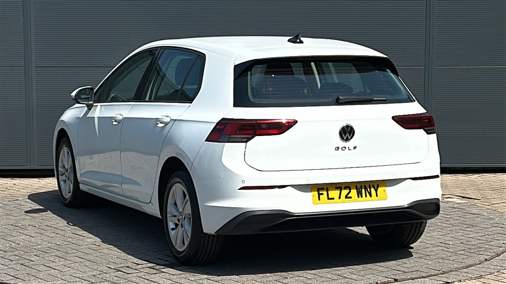 Volkswagen Golf 1.5 Tsi Life 130 Ps FL72WNY White #3