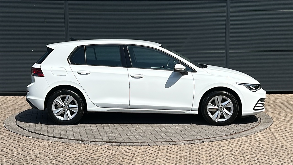 Volkswagen Golf 1.5 Tsi Life 130 Ps FL72WNY White #4