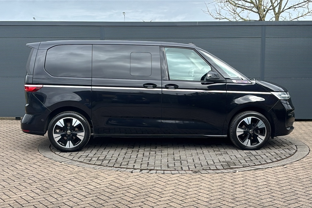 Volkswagen Multivan 2.0 Tdi Style Dsg 150 Ps KP25GZV Black #4
