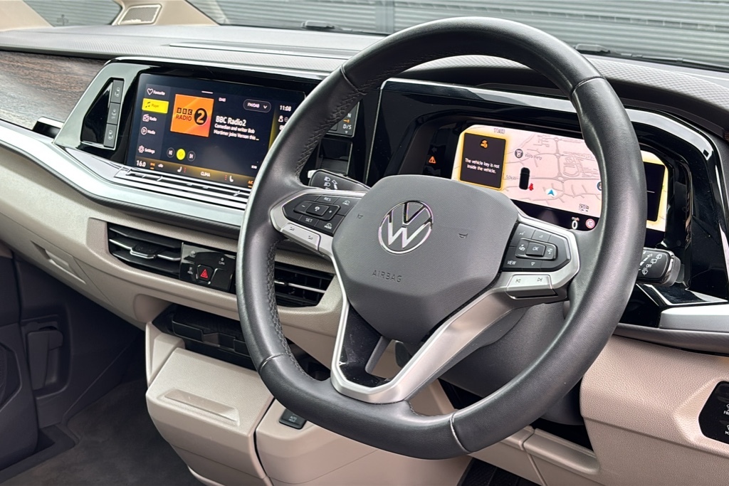 Volkswagen Multivan 2.0 Tdi Style Dsg 150 Ps KP25GZV Black #6