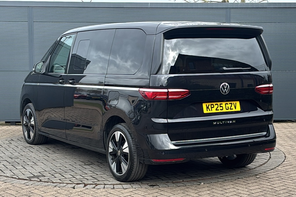 Volkswagen Multivan 2.0 Tdi Style Dsg 150 Ps KP25GZV Black #3