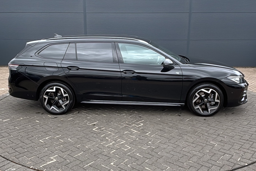 Volkswagen Passat 1.5 Tsi Ehybrid 272 R-line Dsg 272 Ps KO25UHH Black #4