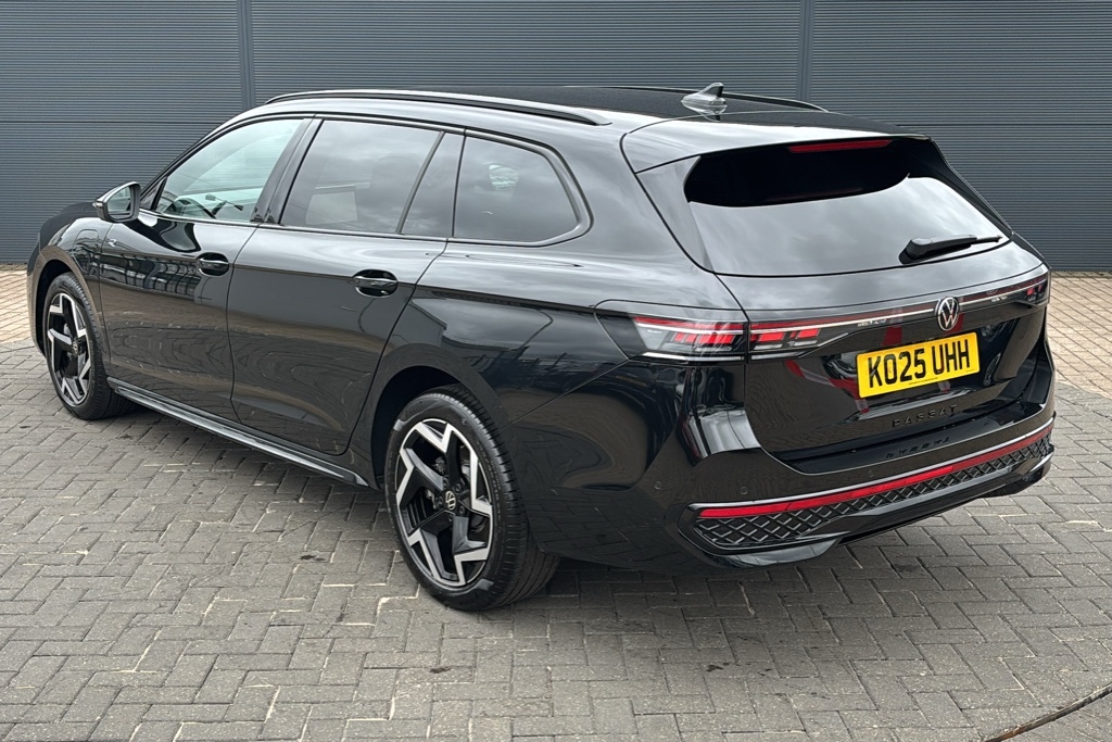 Volkswagen Passat 1.5 Tsi Ehybrid 272 R-line Dsg 272 Ps KO25UHH Black #3