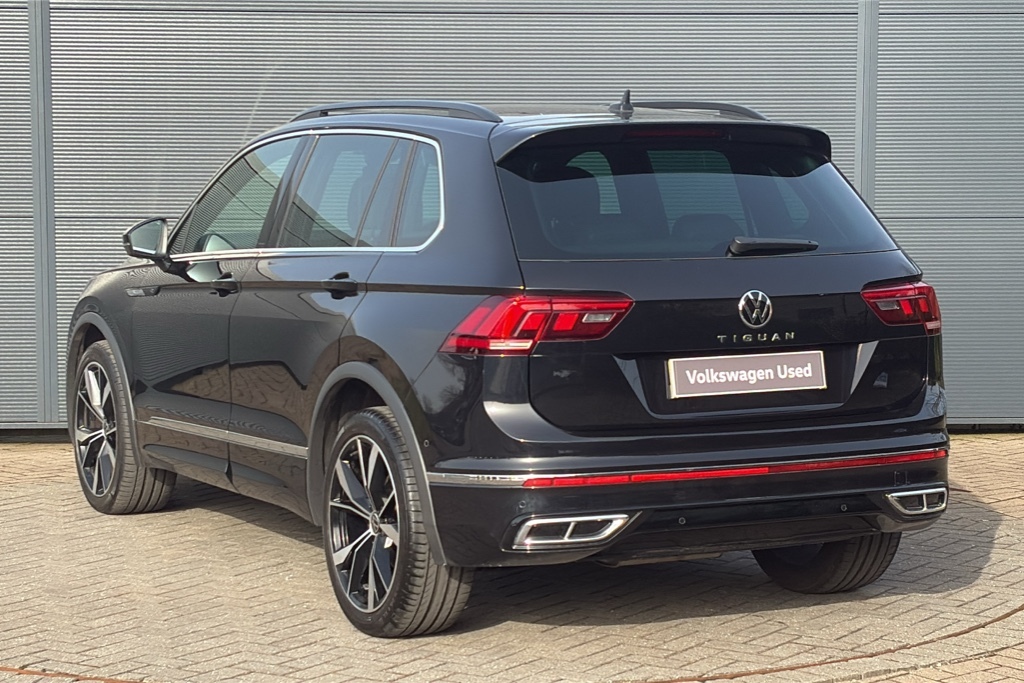 Volkswagen Tiguan 2.0 Tdi R-line Edition Dsg 150 Ps SC73RCV Black #3