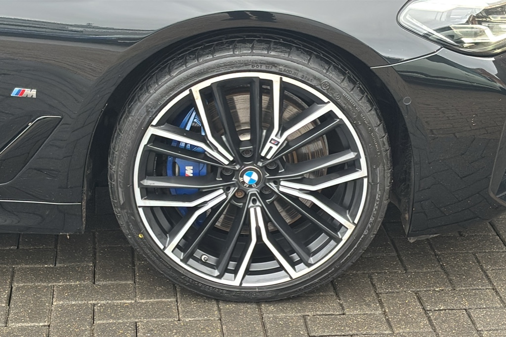 BMW 5 Series 530D Xdrive Mht M Sport 286 Ps YA71DXO Black #5