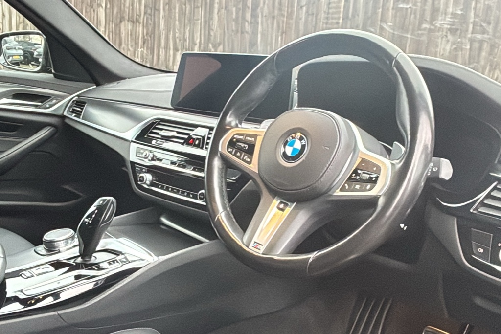 BMW 5 Series 530D Xdrive Mht M Sport 286 Ps YA71DXO Black #6