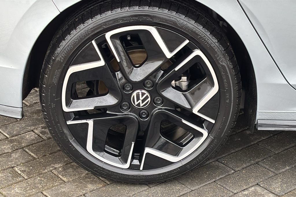 Volkswagen Golf 1.5 Etsi 150 R-line Dsg 150 Ps FN75JHF Silver #5
