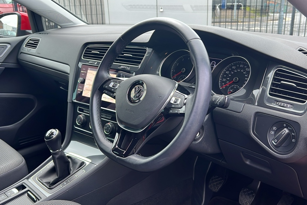 Volkswagen Golf 1.0 Tsi 115 Match 115 Ps Red #6