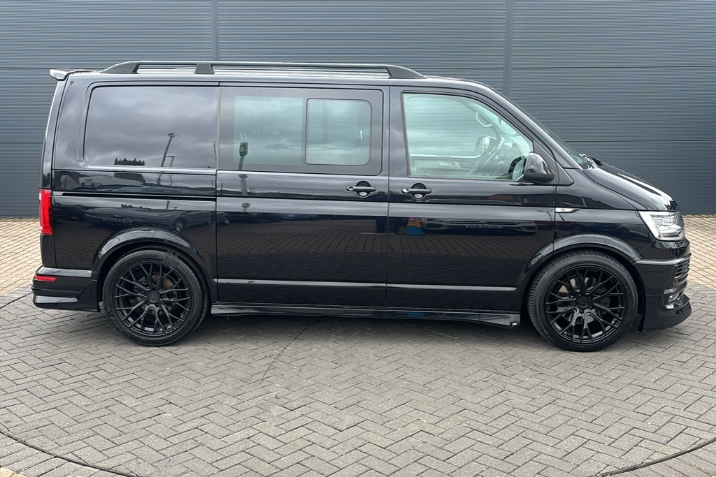 Volkswagen Transporter 2.0 Bitdi Bmt 204 Highline Kombi Van Dsg 204 Ps DN69GNU Black #4
