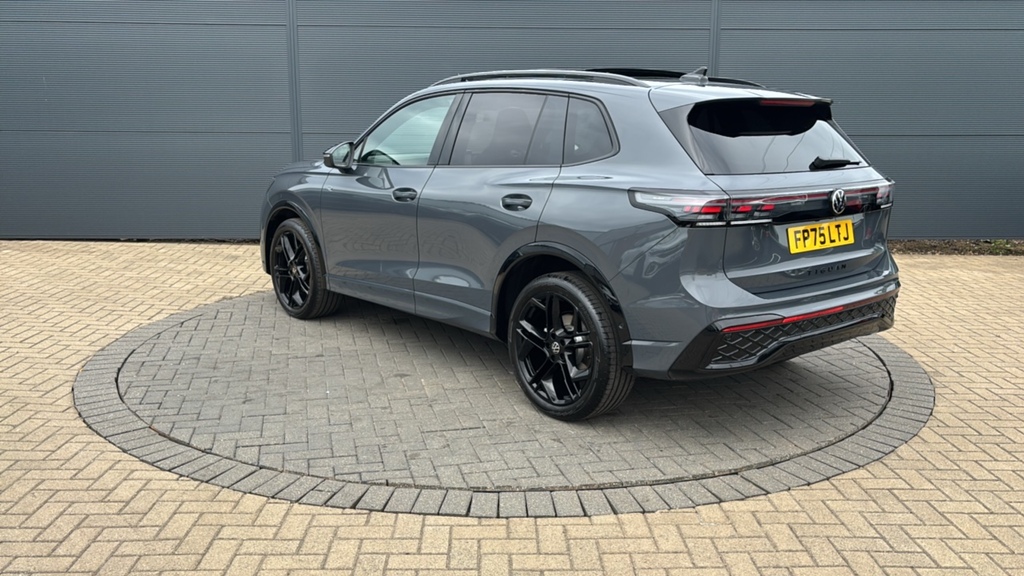 Volkswagen Tiguan 2.0 Tdi R-line Dsg 150 Ps FP75LTJ Grey #3