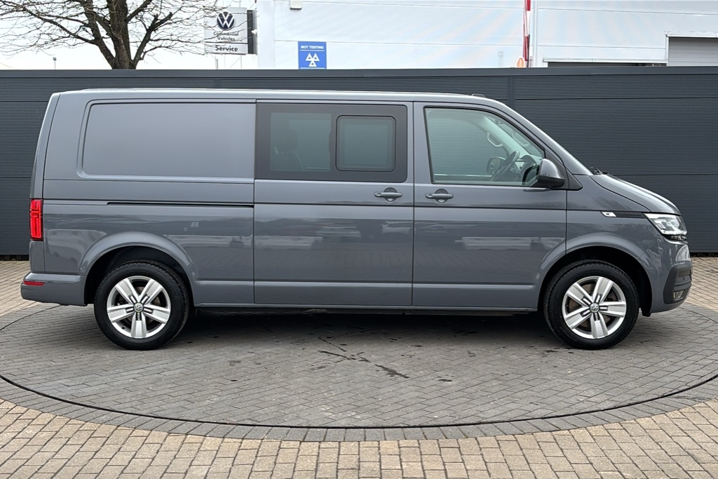Volkswagen Transporter 2.0 Bitdi 204 Highline Kombi Van Dsg 204 Ps HG71NBJ Grey #4