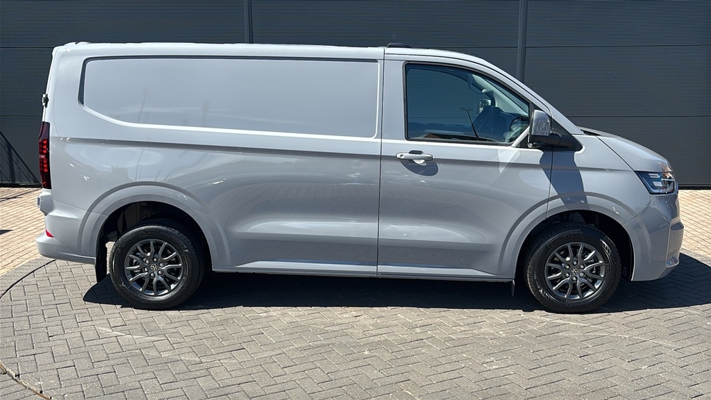 Volkswagen Transporter 2.0 Tdi 150 Commerce Pro Van 150 Ps FD75CXB Black #4