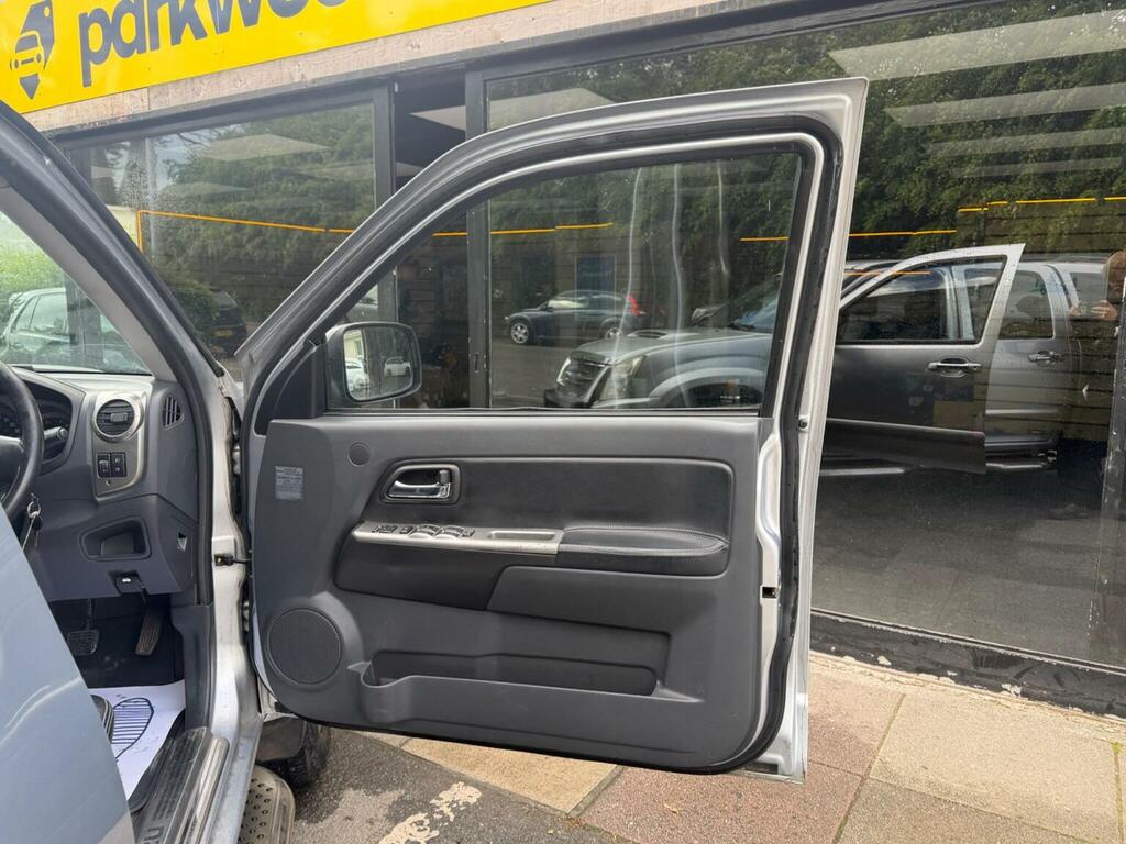 Isuzu Rodeo Td Yukon Double Cab Silver #12