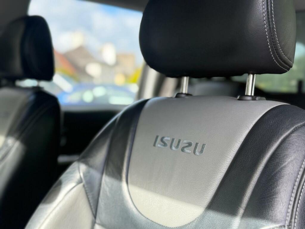 Isuzu Rodeo Td Yukon Double Cab Silver #40