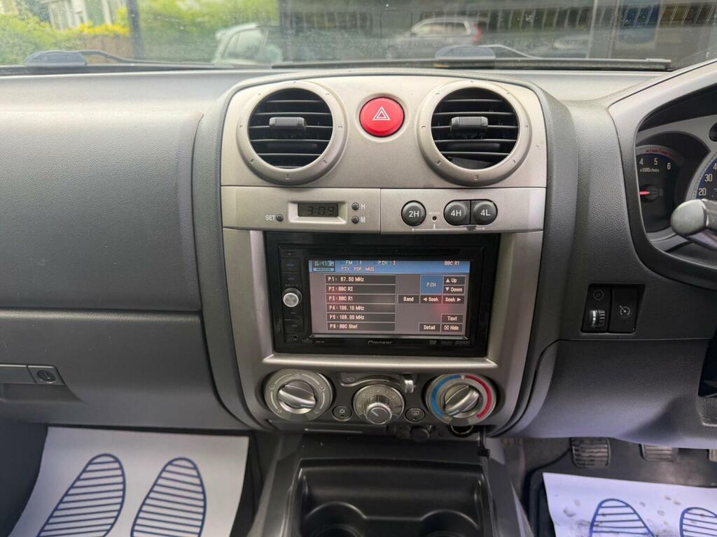 Isuzu Rodeo Td Yukon Double Cab Silver #17