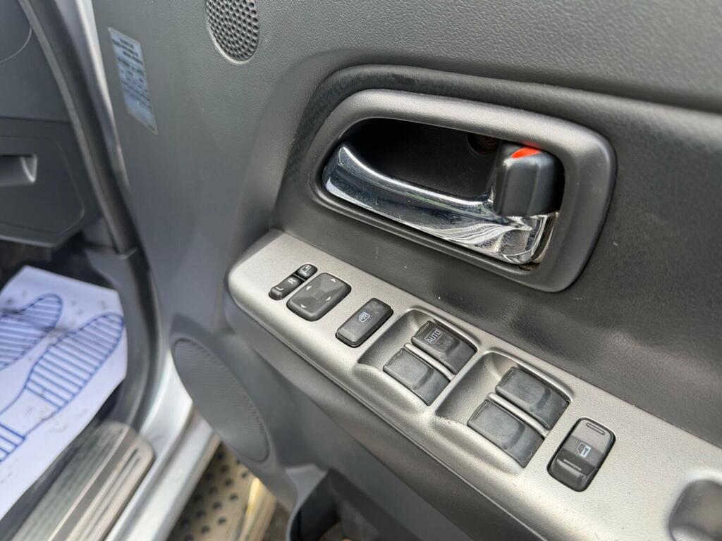 Isuzu Rodeo Td Yukon Double Cab Silver #25