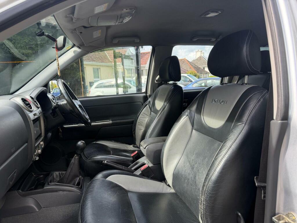 Isuzu Rodeo Td Yukon Double Cab Silver #38