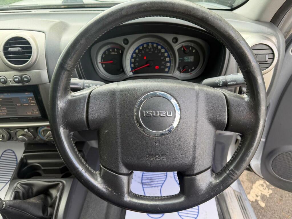 Isuzu Rodeo Td Yukon Double Cab Silver #15