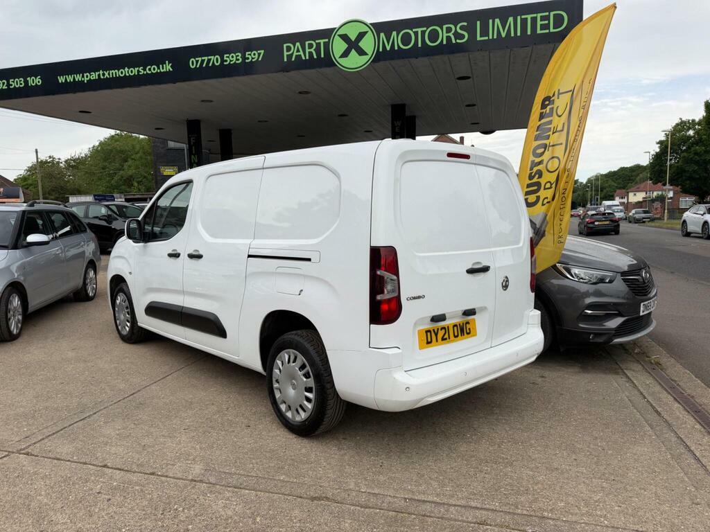 Vauxhall Combo 1.5L Dynamic White #12