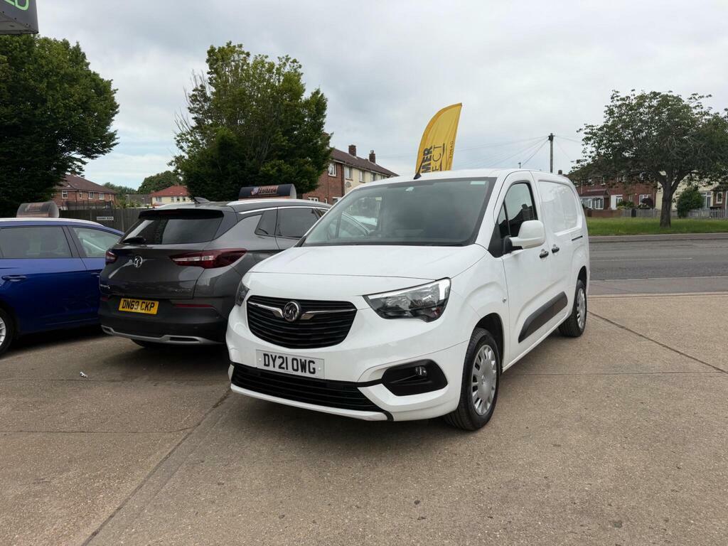 Vauxhall Combo 1.5 Turbo D 2300 Sportive L2 H1 Euro 6 DY21OWG White #5