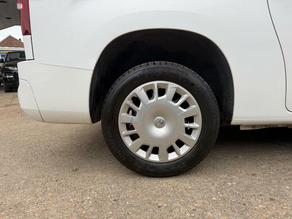Vauxhall Combo 1.5L Dynamic White #27