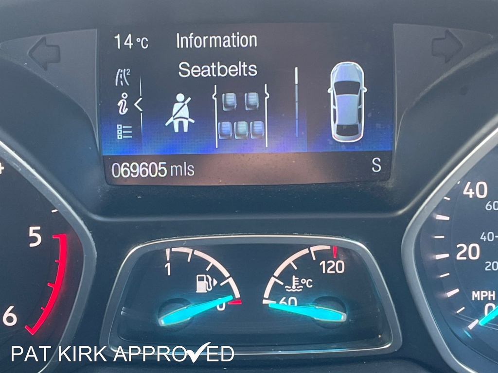 Ford Kuga 1.5 Tdci St-line 2Wd WHZ8916 Red #6