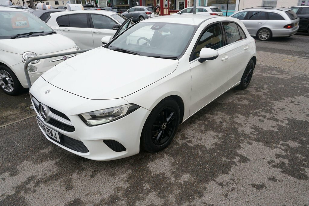 Mercedes-Benz A Class 1.5 A180d Se 7G-dct Euro 6 Ss DG68RWJ White #6