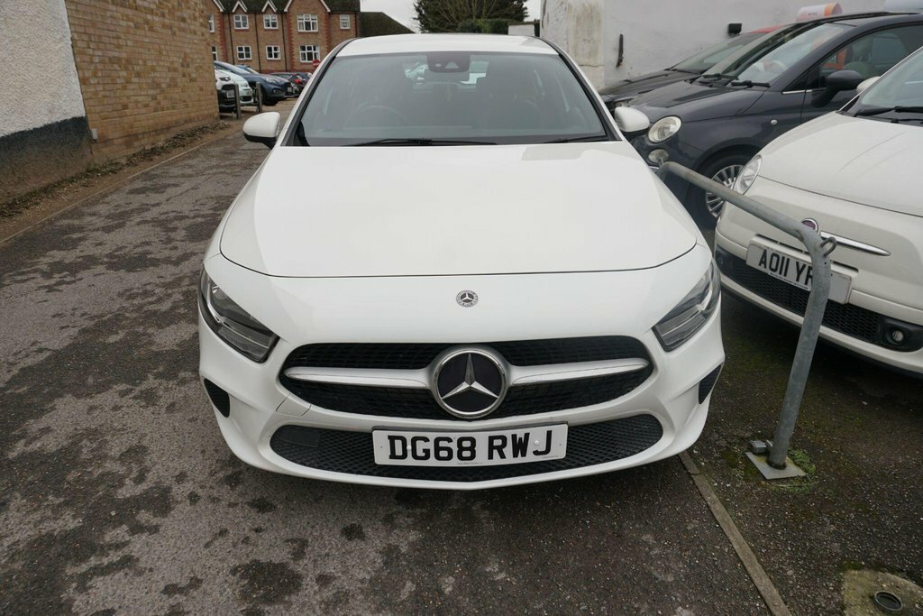 Mercedes-Benz A Class 1.5 A180d Se 7G-dct Euro 6 Ss DG68RWJ White #2