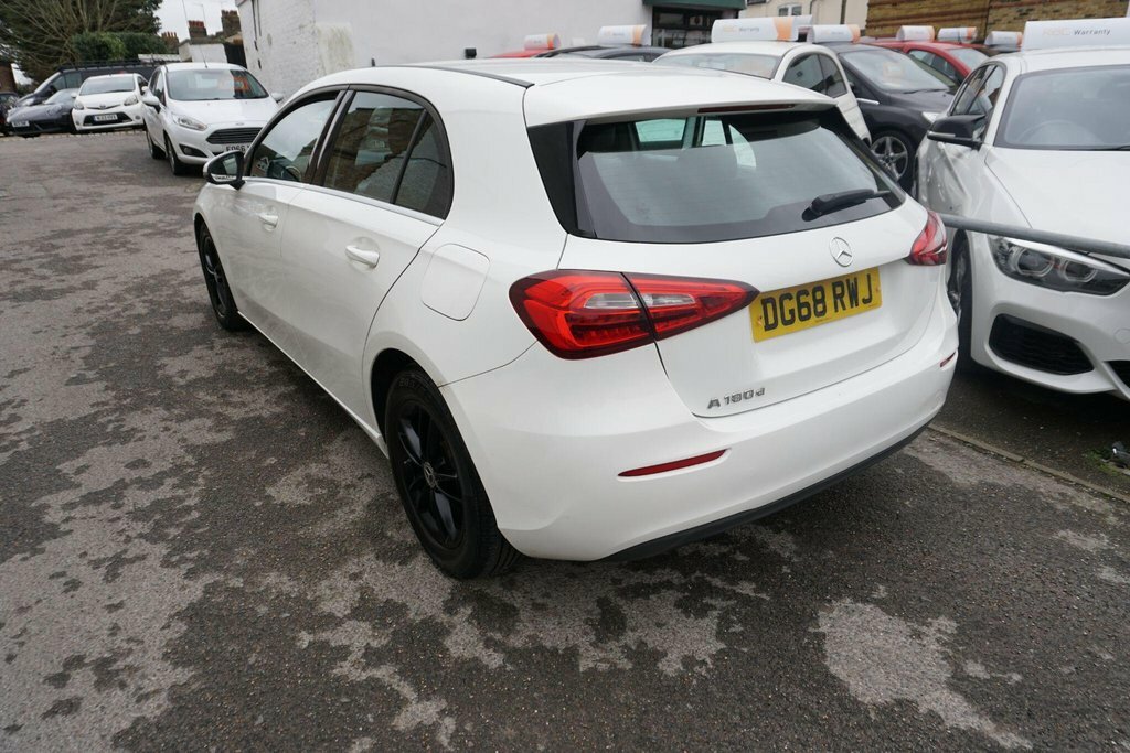 Mercedes-Benz A Class 1.5 A180d Se 7G-dct Euro 6 Ss DG68RWJ White #4