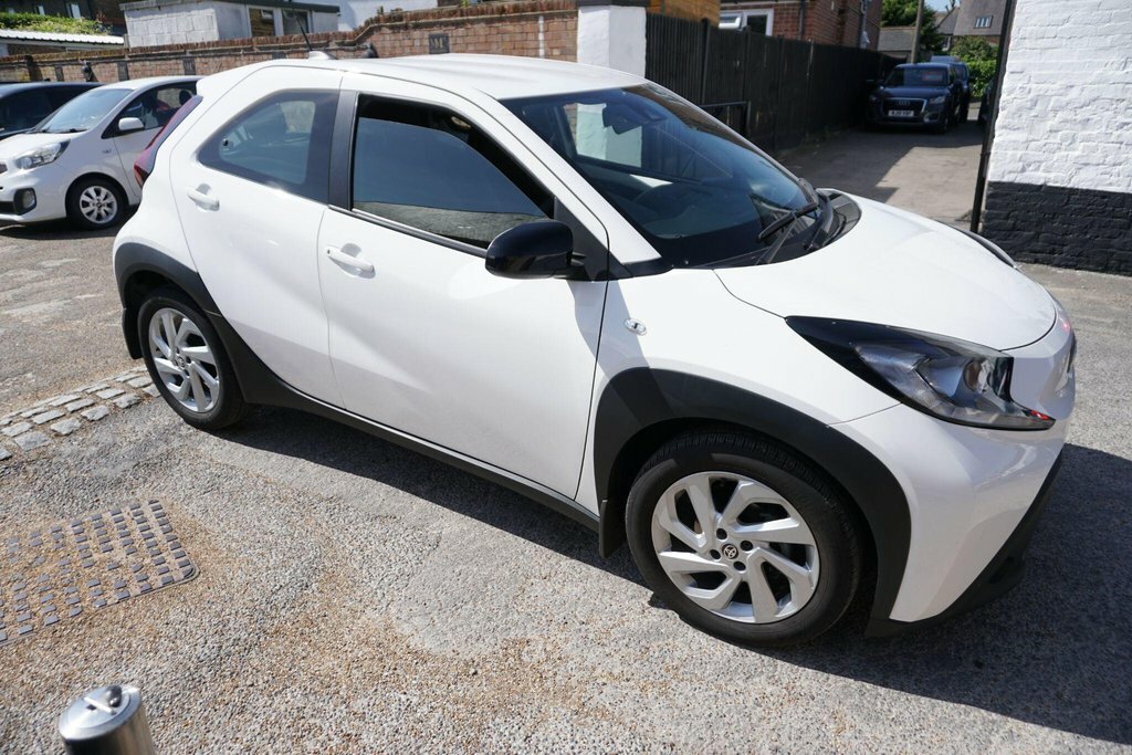 Toyota Aygo X 1.0 Vvt-i Pure X-shift Euro 6 Ss White